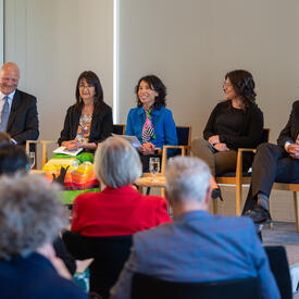 Les membres du panel discutent