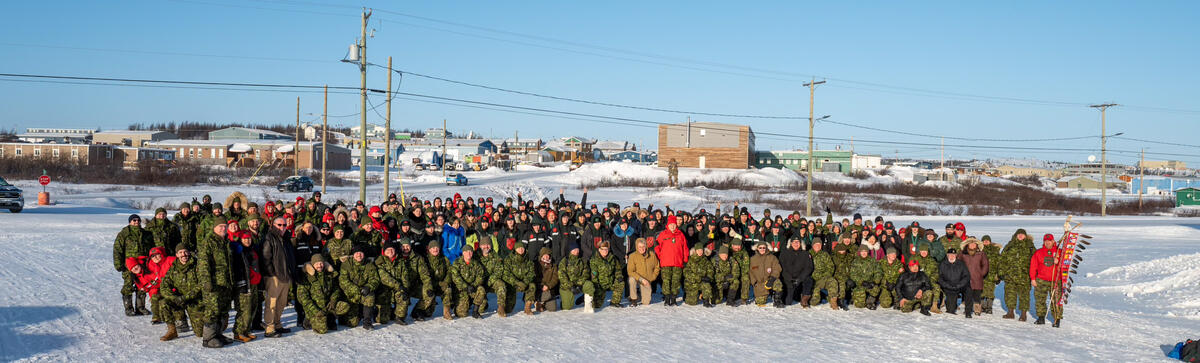 Large group photo of Canadian Rangers, Canadian Armed Forces and Junior Canadian Rangers