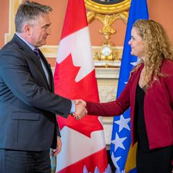 The Governor General and the Chairman of the Presidency of Bosnia and Herzegovina shake hands. 