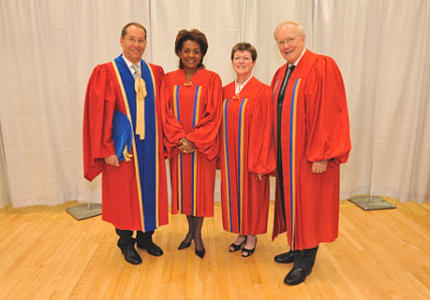 La gouverneure générale reçoit un doctorat honorifique de l'Université de Moncton