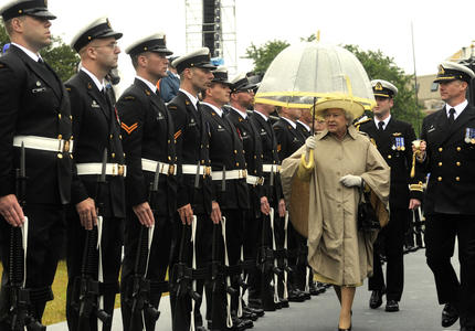 Arrival of the Queen to Canada - Royal Tour 2010