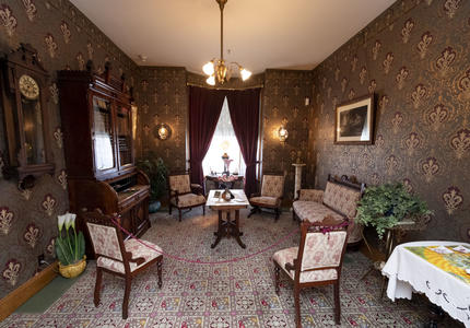 The living room at the Maison Alphonse-Desjardins. 
