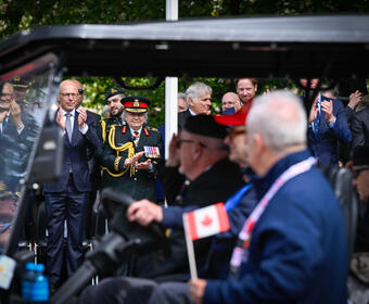 La gouverneure générale Mary Simon au défilé de la libération.