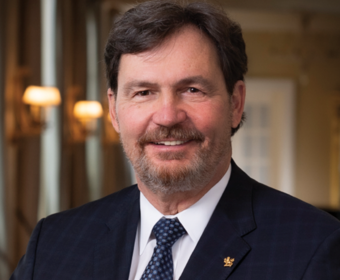 Photo officielle de Son Excellence le très honorable Richard Wagner, C.P., administrateur du gouvernement du Canada.